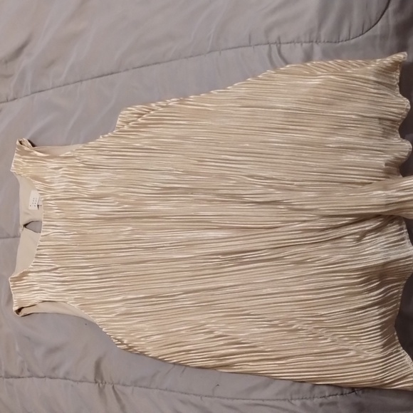 Dress - Picture 1 of 1